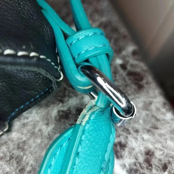 United Colors of Benetton | VINTAGE Pure 80's Slouchy Faux Leather Shoulder Bag - Picture 5 of 17